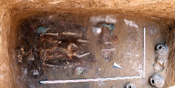 Археологи нашли в Ростовской области нетронутое погребение знатной сарматки с золотыми украшениями